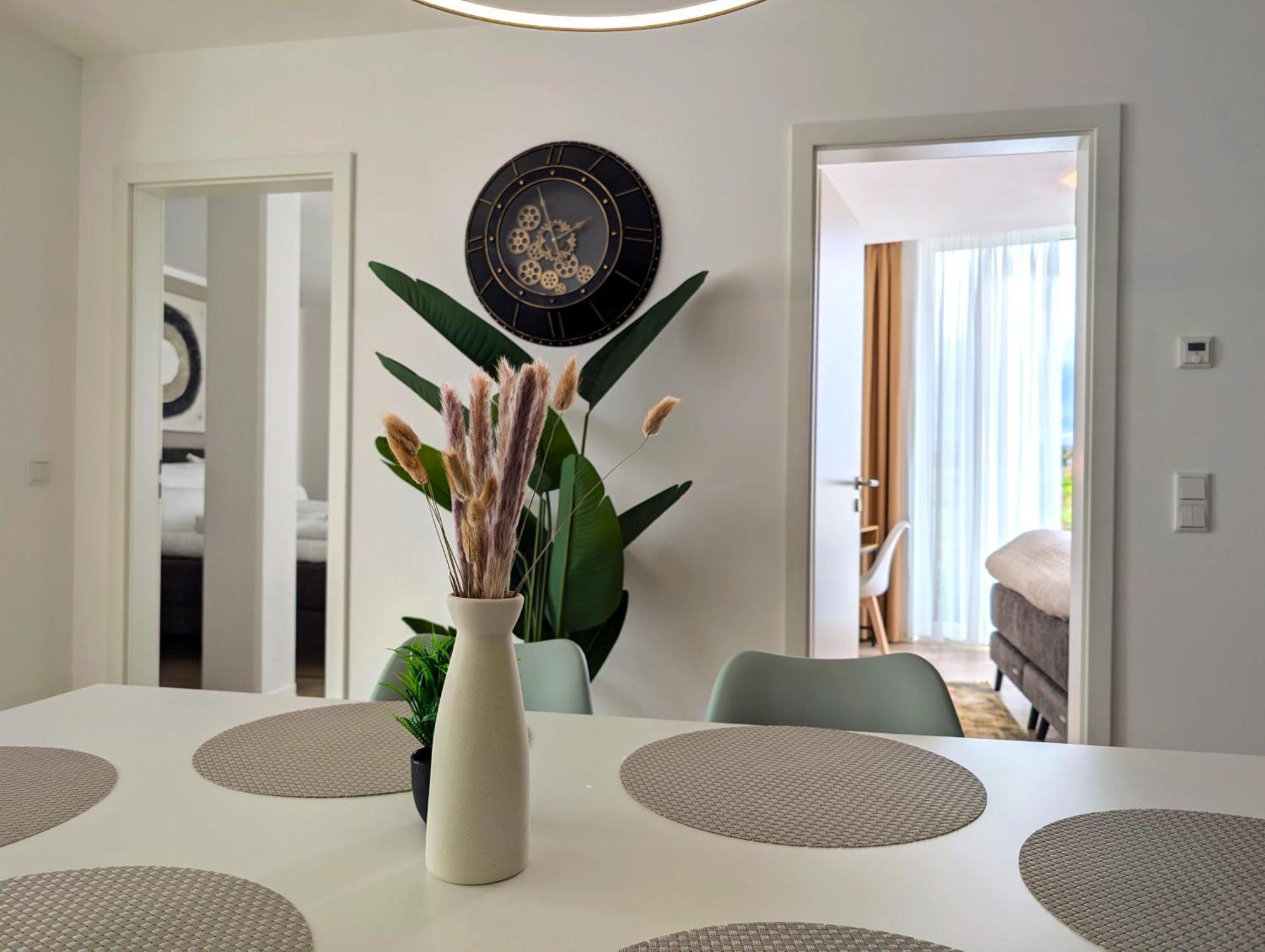 Bohnapartments - Nordkap-Suiten - Gratis Parkplatz - Moderner Neubau - Erdgeschoss - Fussbodenheizung Erfurt Ruang foto